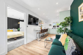 Quayside Escape-Ensuite Tranquil Room within an intimate shared home with Free Parking